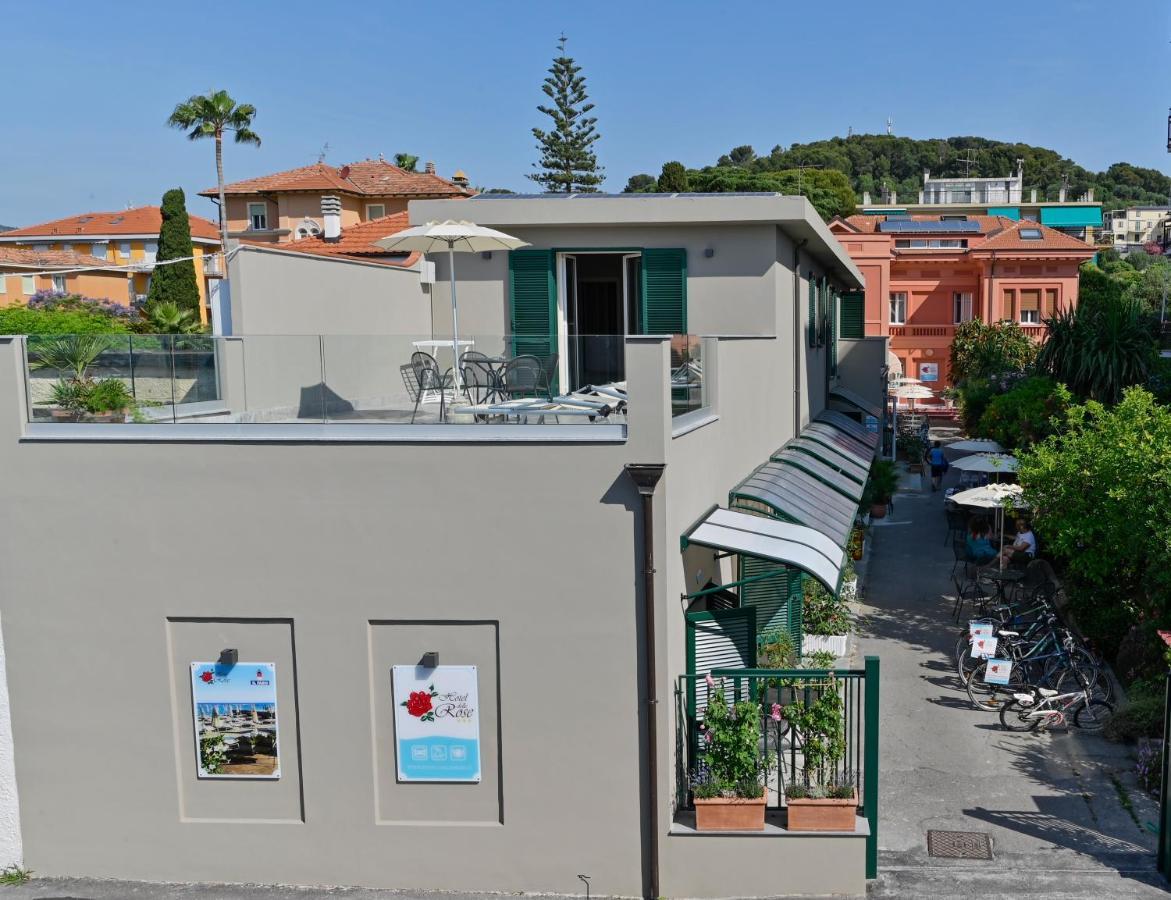 Hotel Delle Rose San Bartolomeo Al Mare Luaran gambar