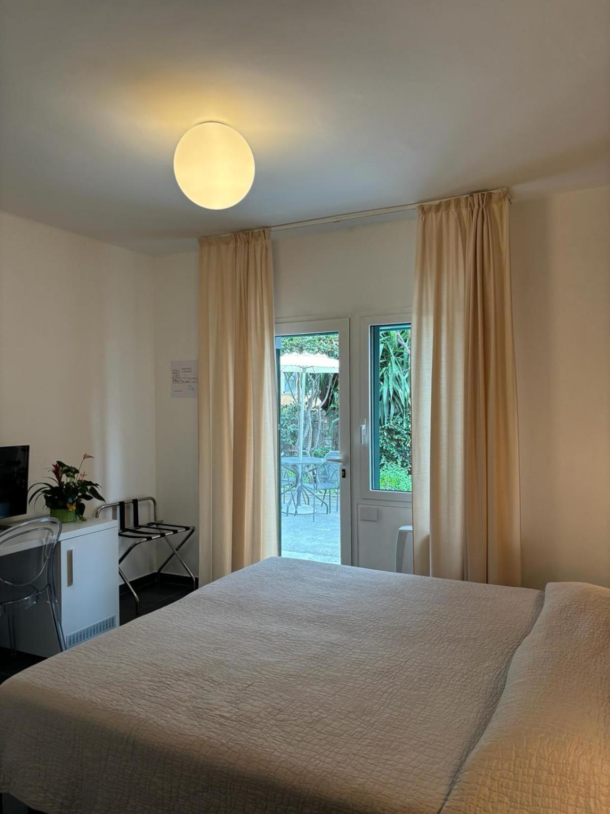 Hotel Delle Rose San Bartolomeo Al Mare Luaran gambar