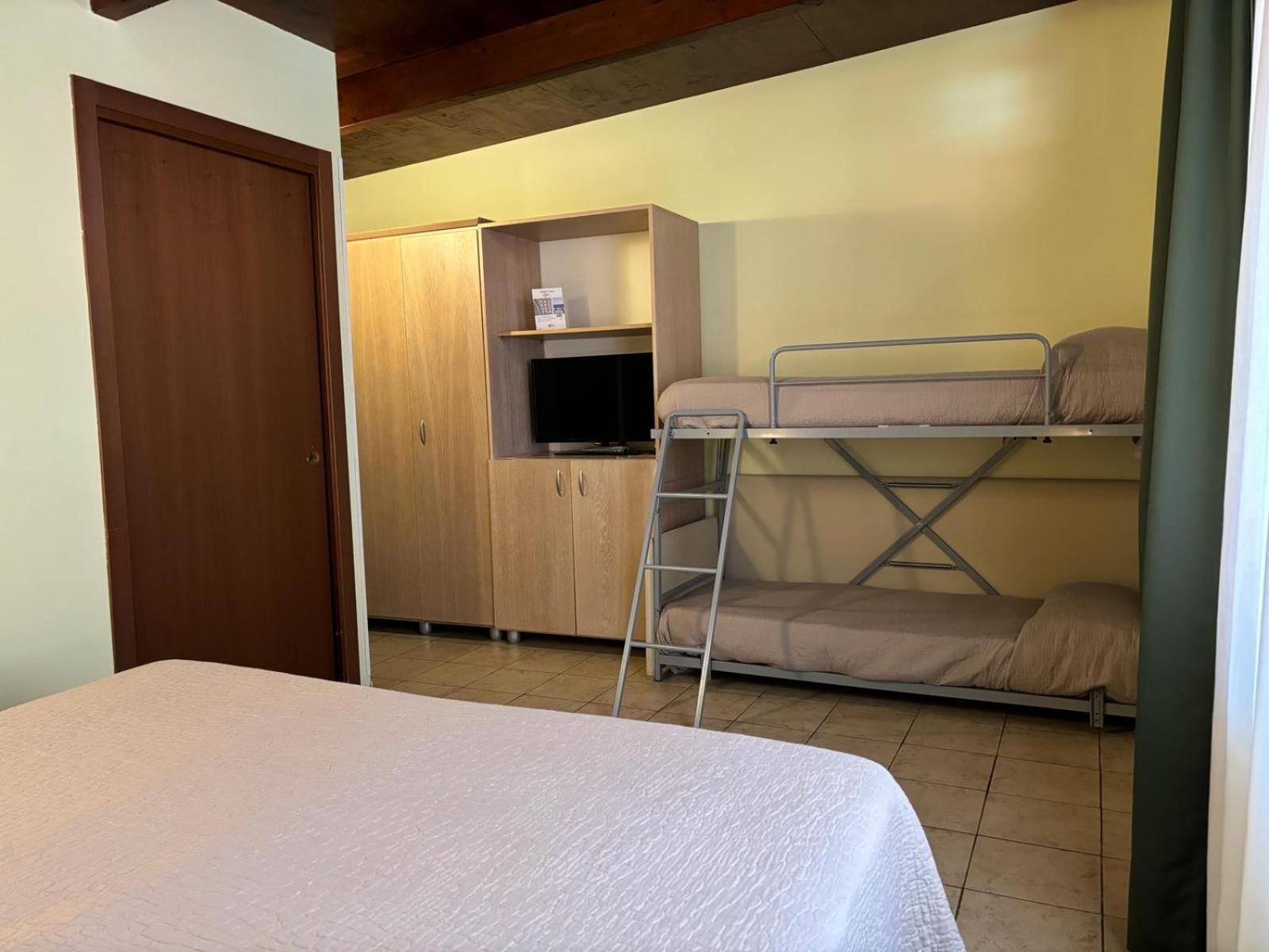 Hotel Delle Rose San Bartolomeo Al Mare Luaran gambar