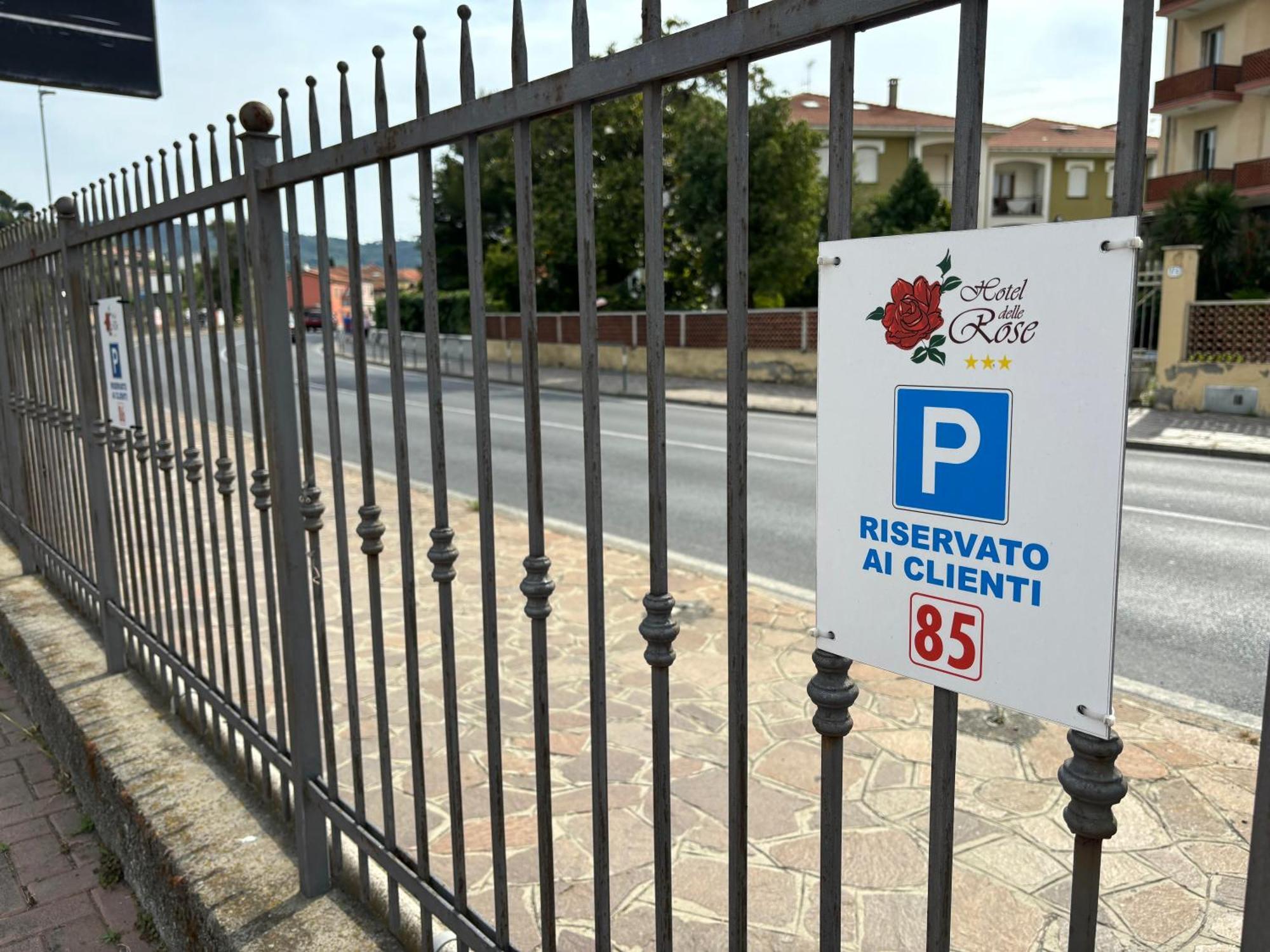 Hotel Delle Rose San Bartolomeo Al Mare Luaran gambar