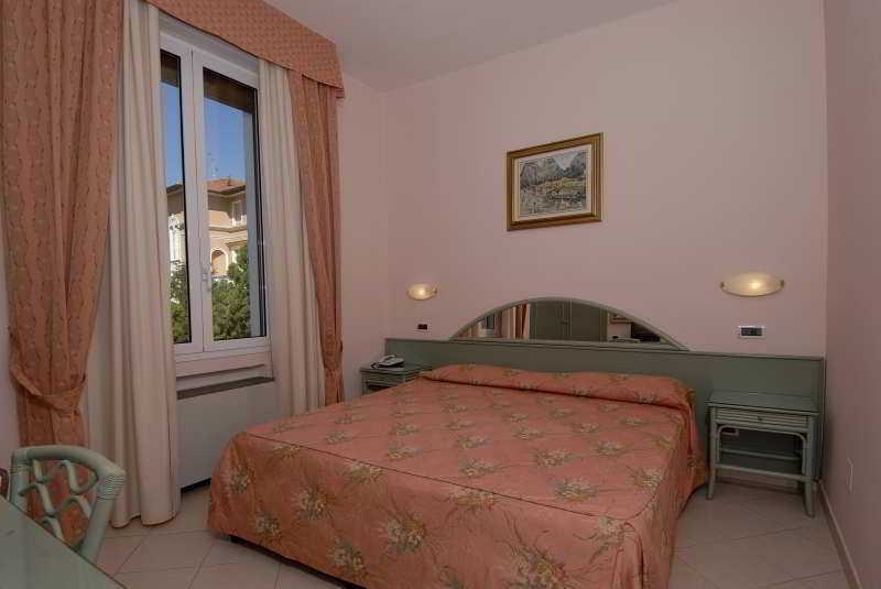 Hotel Delle Rose San Bartolomeo Al Mare Luaran gambar