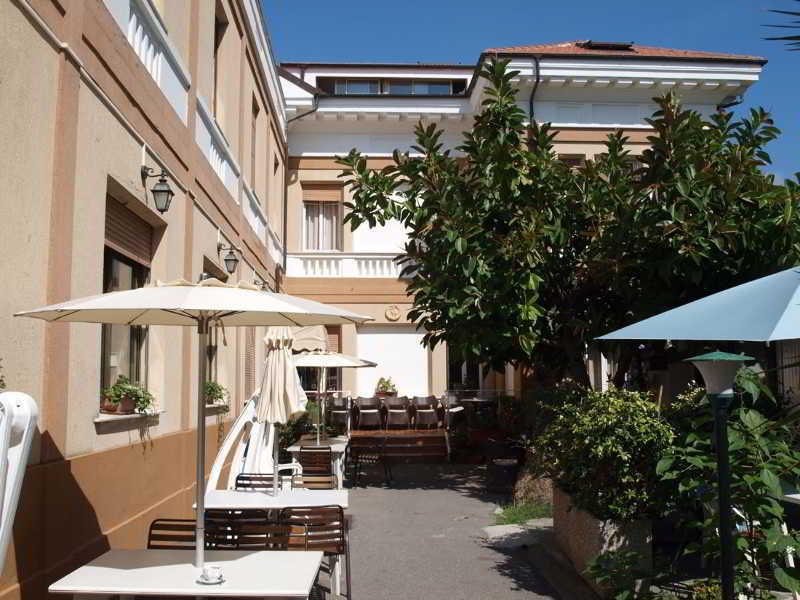 Hotel Delle Rose San Bartolomeo Al Mare Luaran gambar